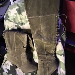 Women's Knee-High Lace-Up Boots